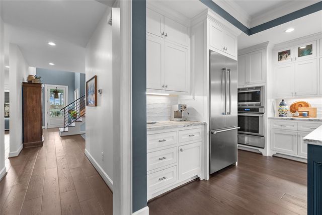 114 Baywood Street, Shoreacres, TX 77571