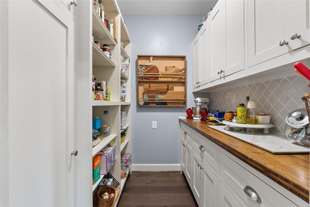 114 Baywood Street, Shoreacres, TX 77571