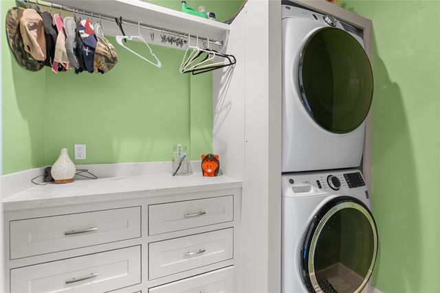 114 Baywood Street, Shoreacres, TX 77571