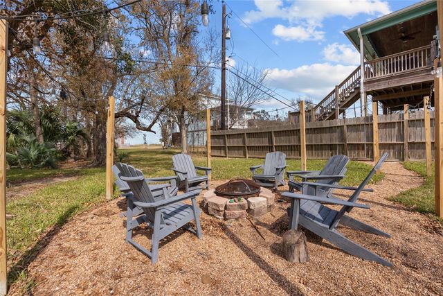 114 Baywood Street, Shoreacres, TX 77571