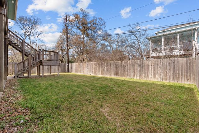 114 Baywood Street, Shoreacres, TX 77571