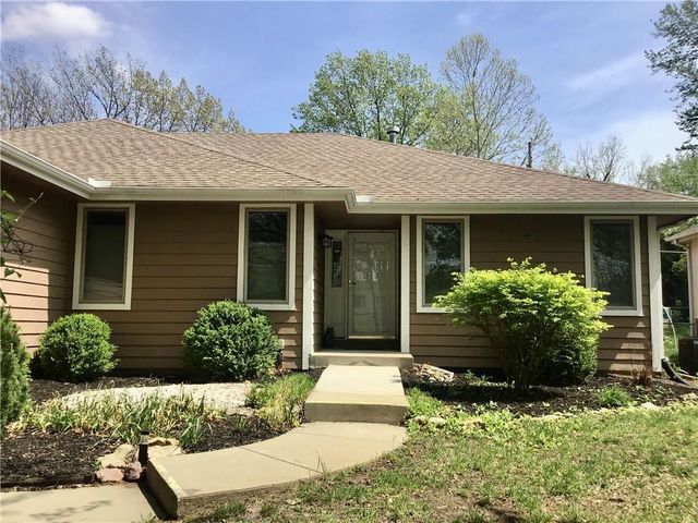 904 Joseph Drive, Lawrence, KS 66049