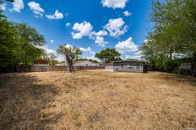 7842 PONY LN, San Antonio, TX 78227
