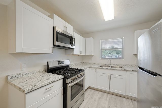 7842 PONY LN, San Antonio, TX 78227
