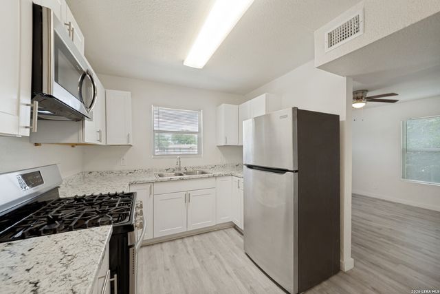 7842 PONY LN, San Antonio, TX 78227