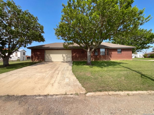 1014 Avenue I, Poteet, TX 78065