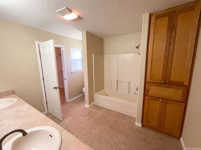 1014 Avenue I, Poteet, TX 78065
