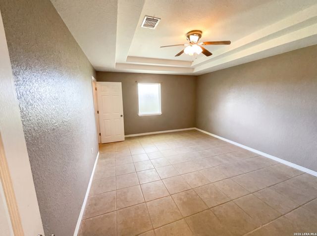 1014 Avenue I, Poteet, TX 78065