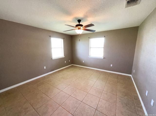 1014 Avenue I, Poteet, TX 78065
