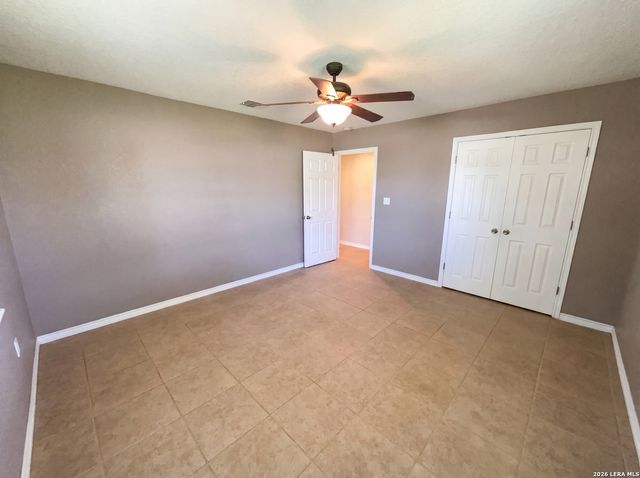 1014 Avenue I, Poteet, TX 78065
