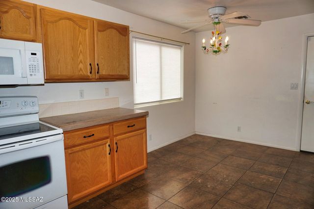 1021 E Geneva Street, Pearce, AZ 85625