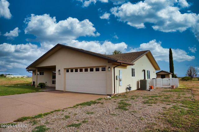 1021 E Geneva Street, Pearce, AZ 85625