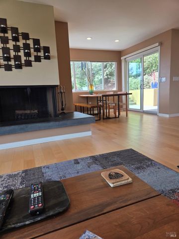 460 Bella Vista Dr, Angwin, CA 94508