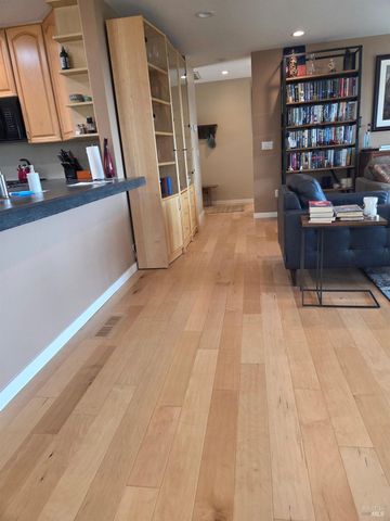 460 Bella Vista Dr, Angwin, CA 94508