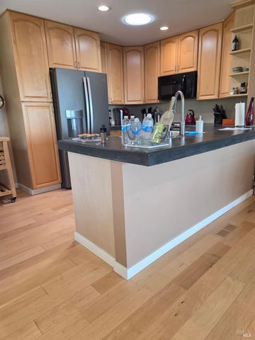 460 Bella Vista Dr, Angwin, CA 94508