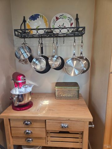 460 Bella Vista Dr, Angwin, CA 94508