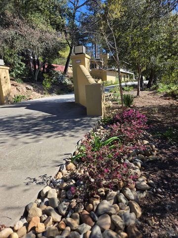 460 Bella Vista Dr, Angwin, CA 94508