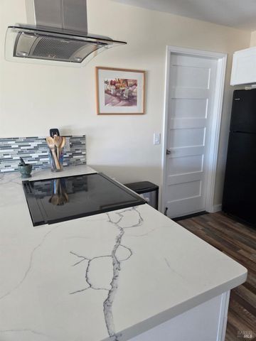 460 Bella Vista Dr, Angwin, CA 94508