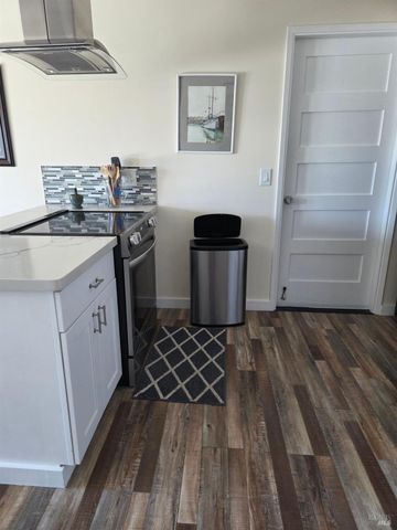 460 Bella Vista Dr, Angwin, CA 94508