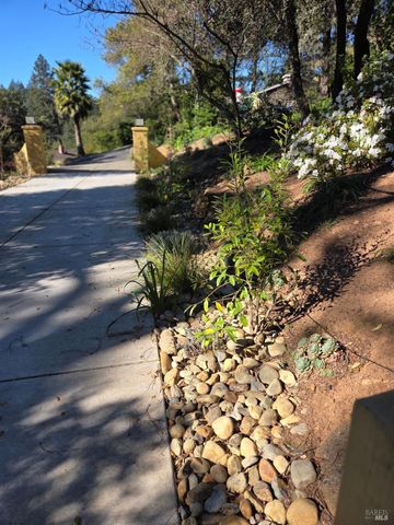 460 Bella Vista Dr, Angwin, CA 94508