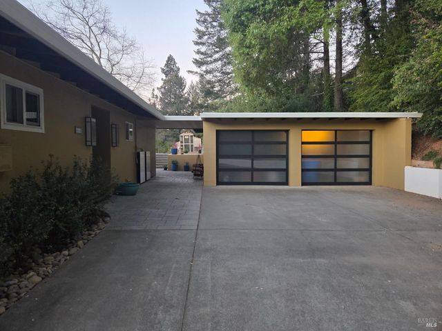 460 Bella Vista Dr, Angwin, CA 94508
