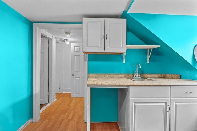 32 Orchard St, Lawrence, MA 01840