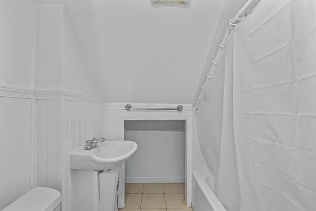 32 Orchard St, Lawrence, MA 01840