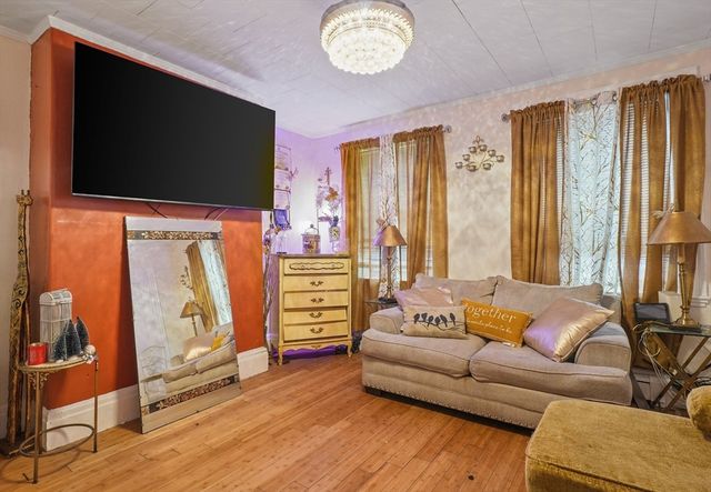 32 Orchard St, Lawrence, MA 01840