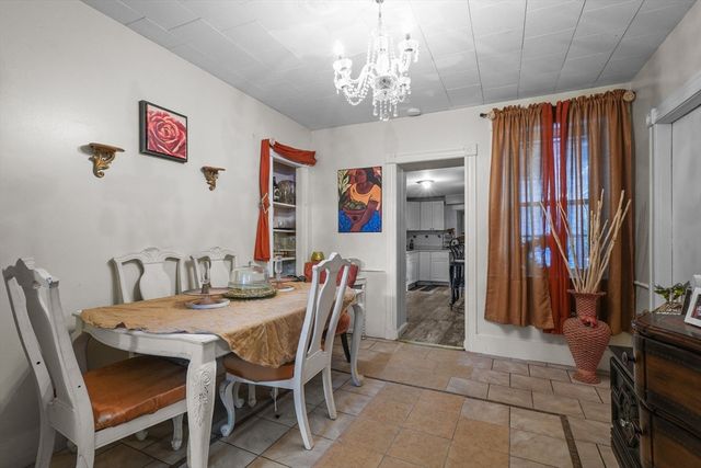 32 Orchard St, Lawrence, MA 01840