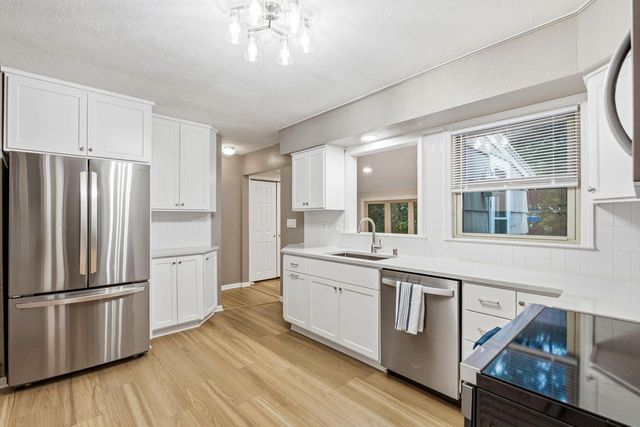 240 Prospect DRIVE, Brookfield, WI 53005