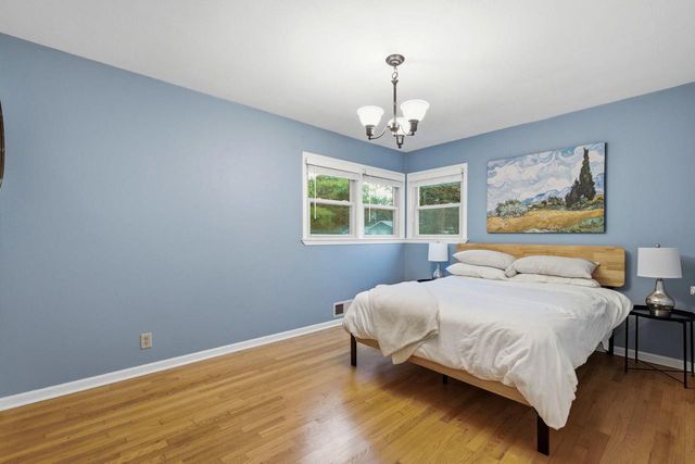 240 Prospect DRIVE, Brookfield, WI 53005