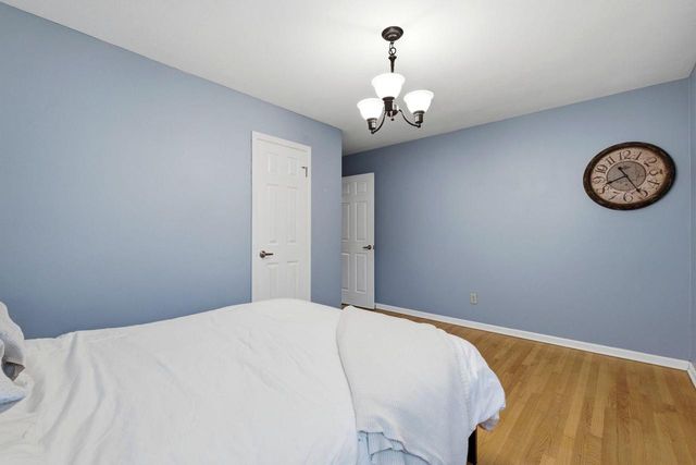 240 Prospect DRIVE, Brookfield, WI 53005