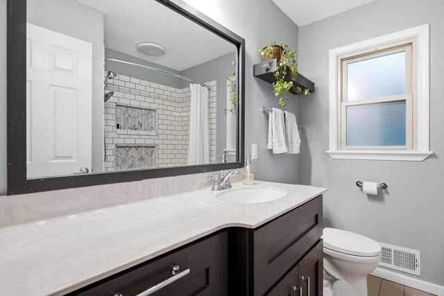 240 Prospect DRIVE, Brookfield, WI 53005