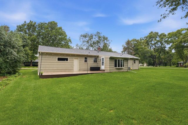 240 Prospect DRIVE, Brookfield, WI 53005