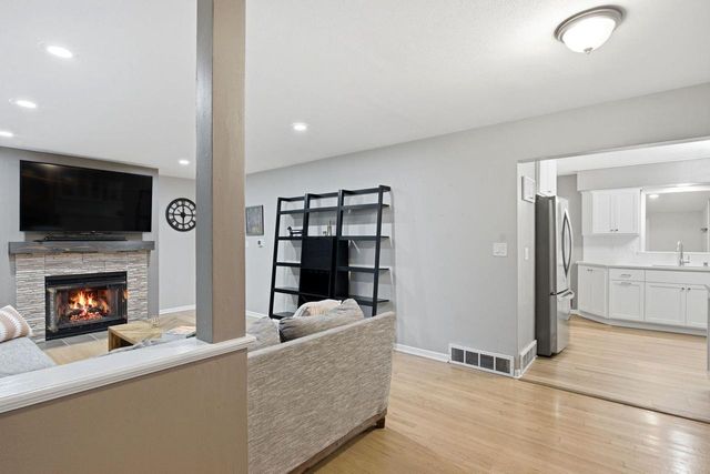 240 Prospect DRIVE, Brookfield, WI 53005