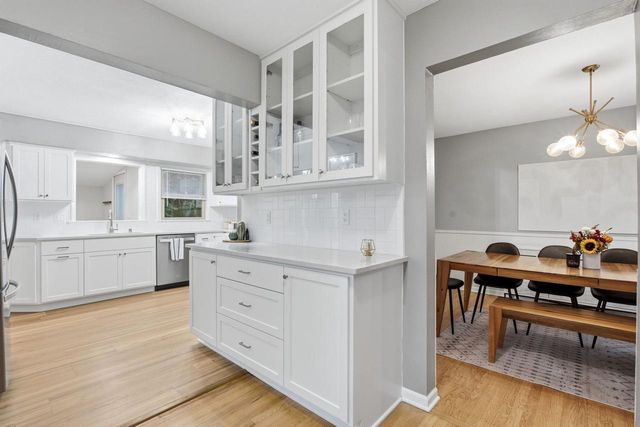 240 Prospect DRIVE, Brookfield, WI 53005