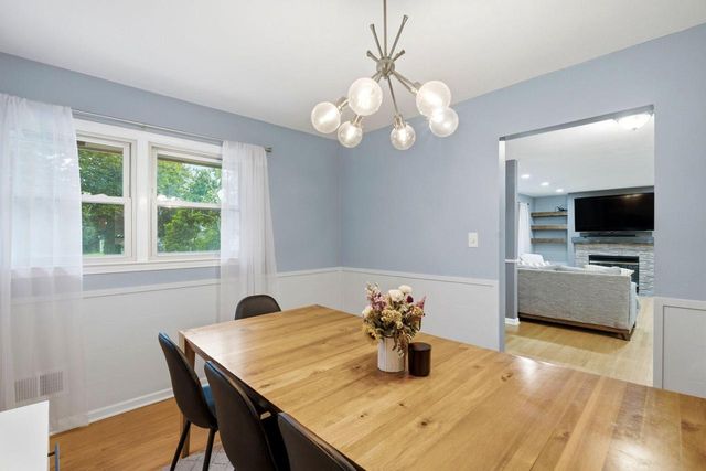 240 Prospect DRIVE, Brookfield, WI 53005