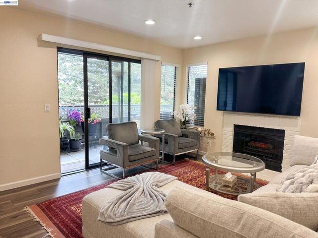 29599 Vanderbilt St 204, Hayward, CA 94544