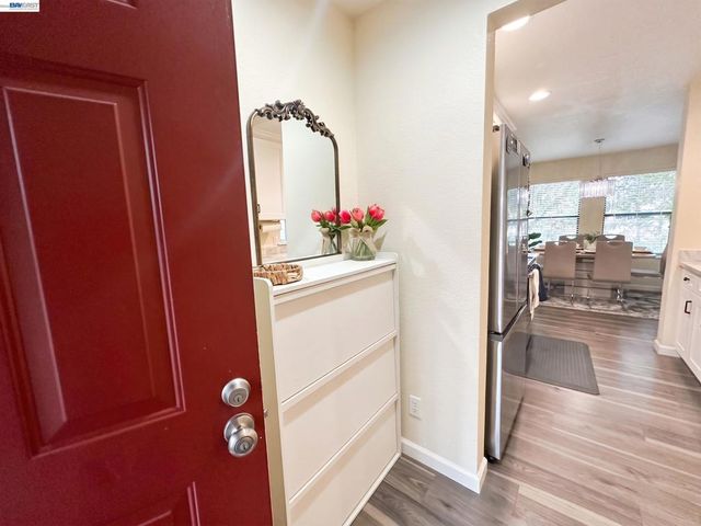 29599 Vanderbilt St 204, Hayward, CA 94544