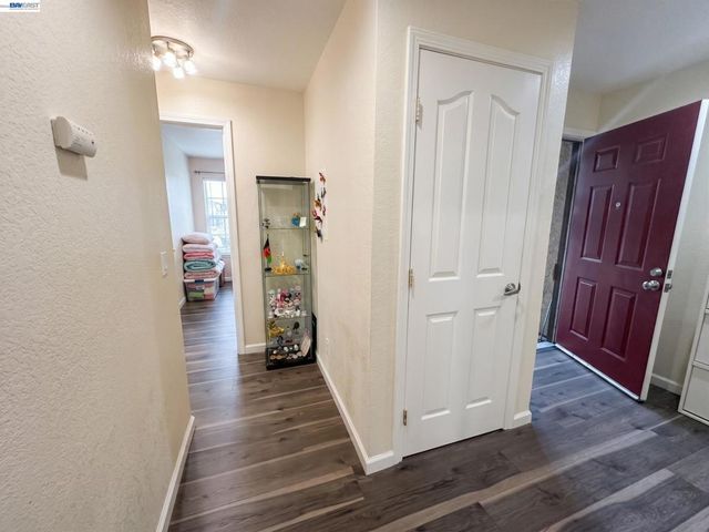 29599 Vanderbilt St 204, Hayward, CA 94544