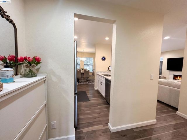29599 Vanderbilt St 204, Hayward, CA 94544