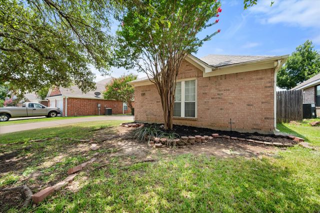 6604 High Brook Drive, Fort Worth, TX 76132