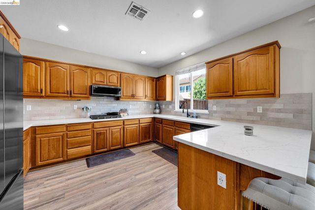 2340 Cambridge Dr, Discovery Bay, CA 94505