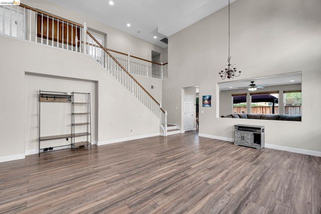 2340 Cambridge Dr, Discovery Bay, CA 94505