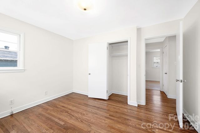 8 N Pershing Road, Asheville, NC 28805