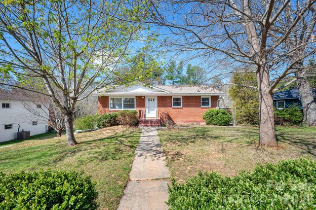 8 N Pershing Road, Asheville, NC 28805