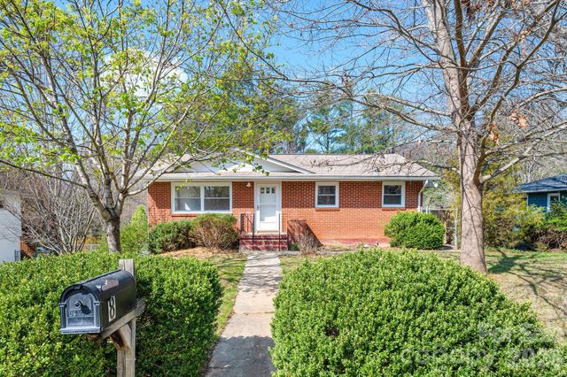 8 N Pershing Road, Asheville, NC 28805