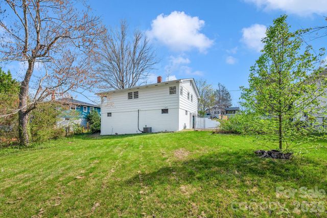 8 N Pershing Road, Asheville, NC 28805