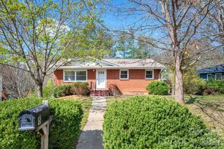 8 N Pershing Road, Asheville, NC 28805