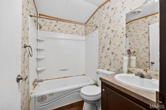 1203 Highway J, Troy, MO 63379